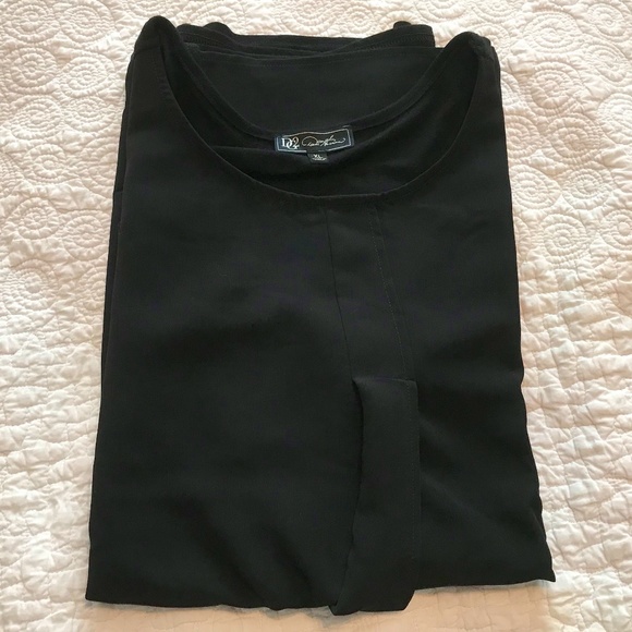 DG2 by Diane Gilman Tops - NWOT DG2 black double layer easy tank top with pleat detail (XL)